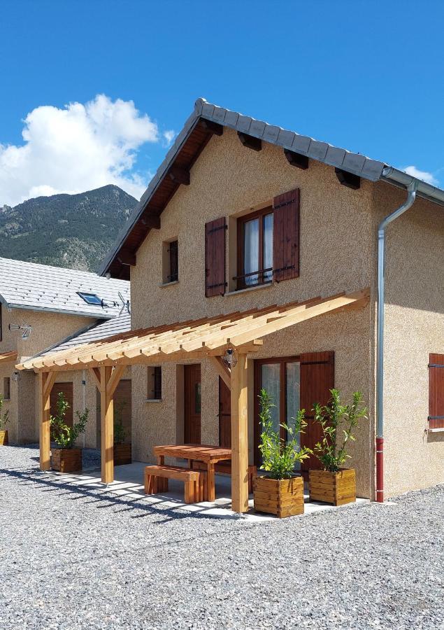 Le Pre Fleuri A Guillestre - Appartements Neufs Classes Meubles De Tourisme 3 Etoiles - Parking Privatif Екстер'єр фото