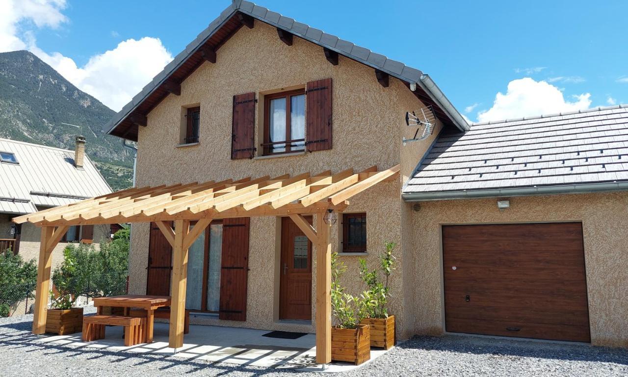 Le Pre Fleuri A Guillestre - Appartements Neufs Classes Meubles De Tourisme 3 Etoiles - Parking Privatif Екстер'єр фото